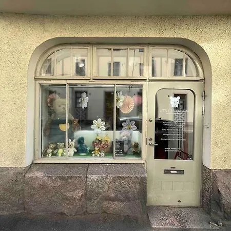 Art Deco Flat In Punavuori, High Ceilings & Lift *