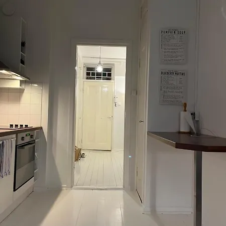 Art Deco Flat In Punavuori, High Ceilings & Lift * Helsinki