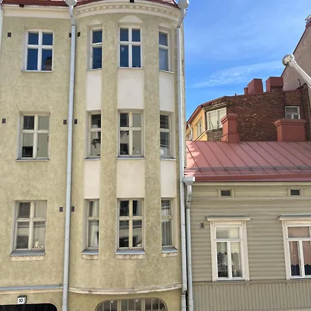 Art Deco Flat In Punavuori, High Ceilings & Lift