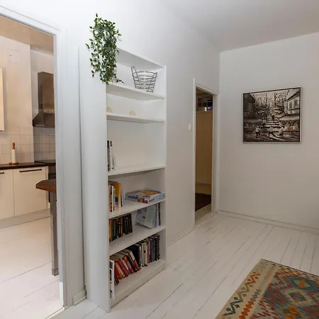 Apartment Art Deco Flat In Punavuori, High Ceilings & Lift