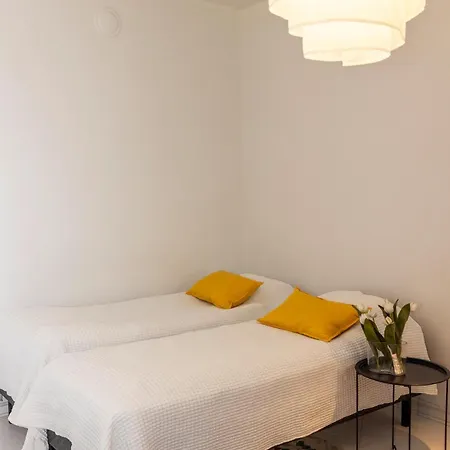 Art Deco Flat In Punavuori, High Ceilings & Lift Helsinki