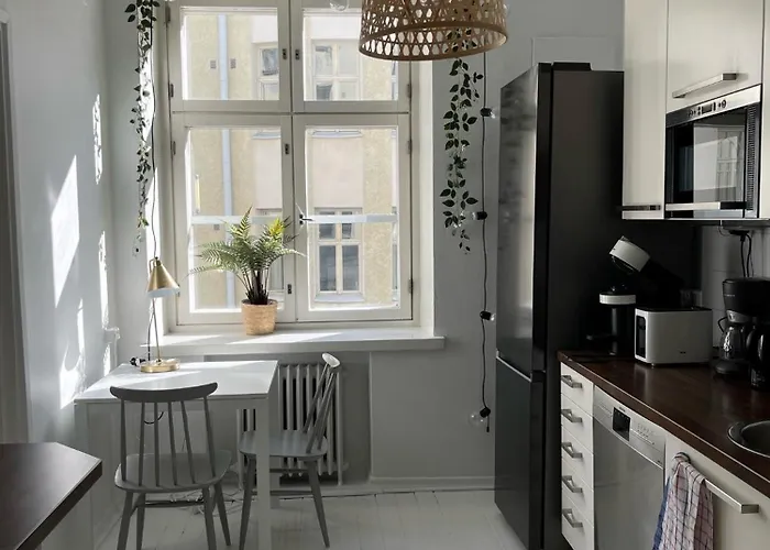 Art Deco Flat In Punavuori, High Ceilings & Lift هلسنكي